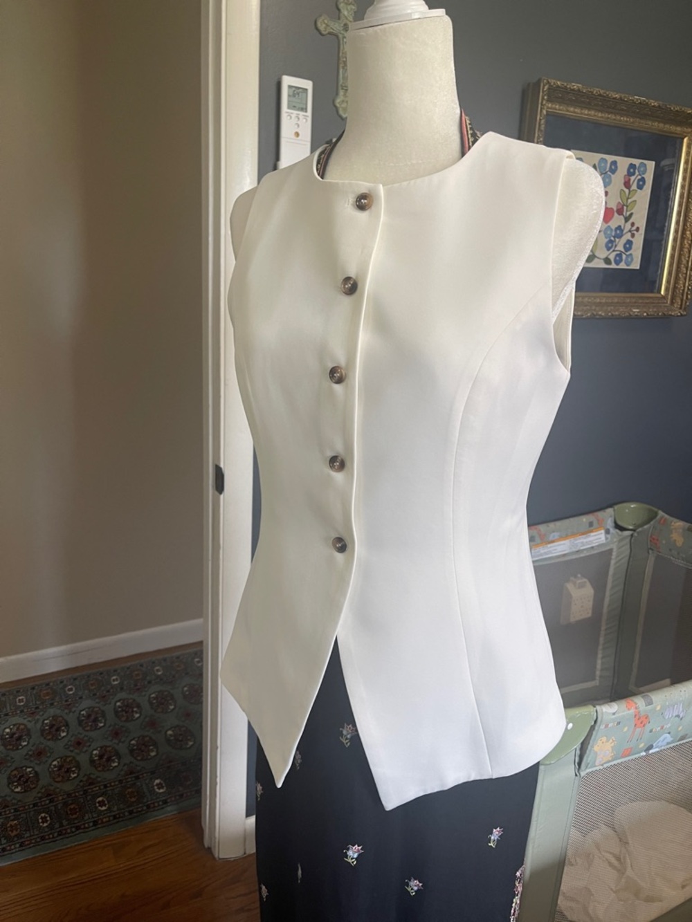 KIRUNDO White Sleeveless Tailored Vest - Picture 2 of 8